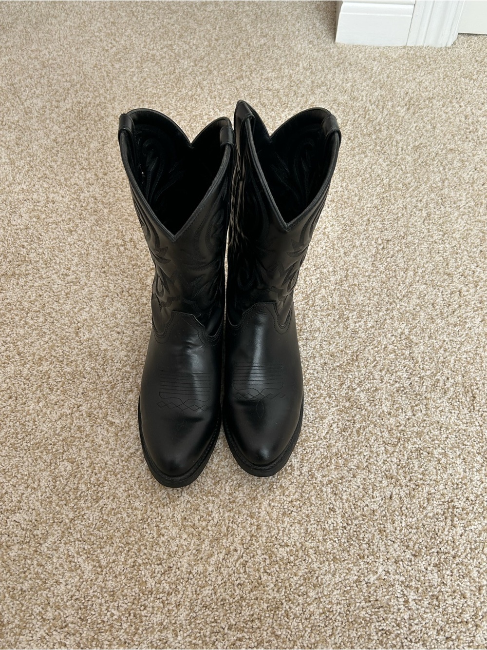 Classic Black Men's Cowboy Boots - Western Style